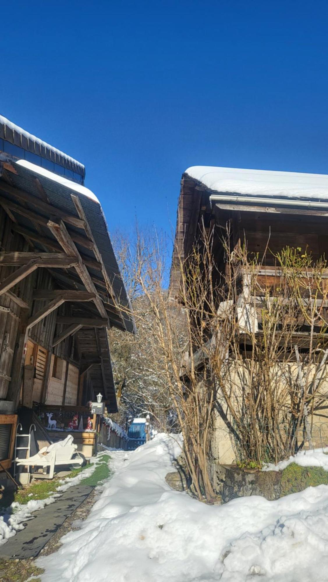 Le Nid Des Cerfs Bed and Breakfast Essert-Romand Exteriör bild