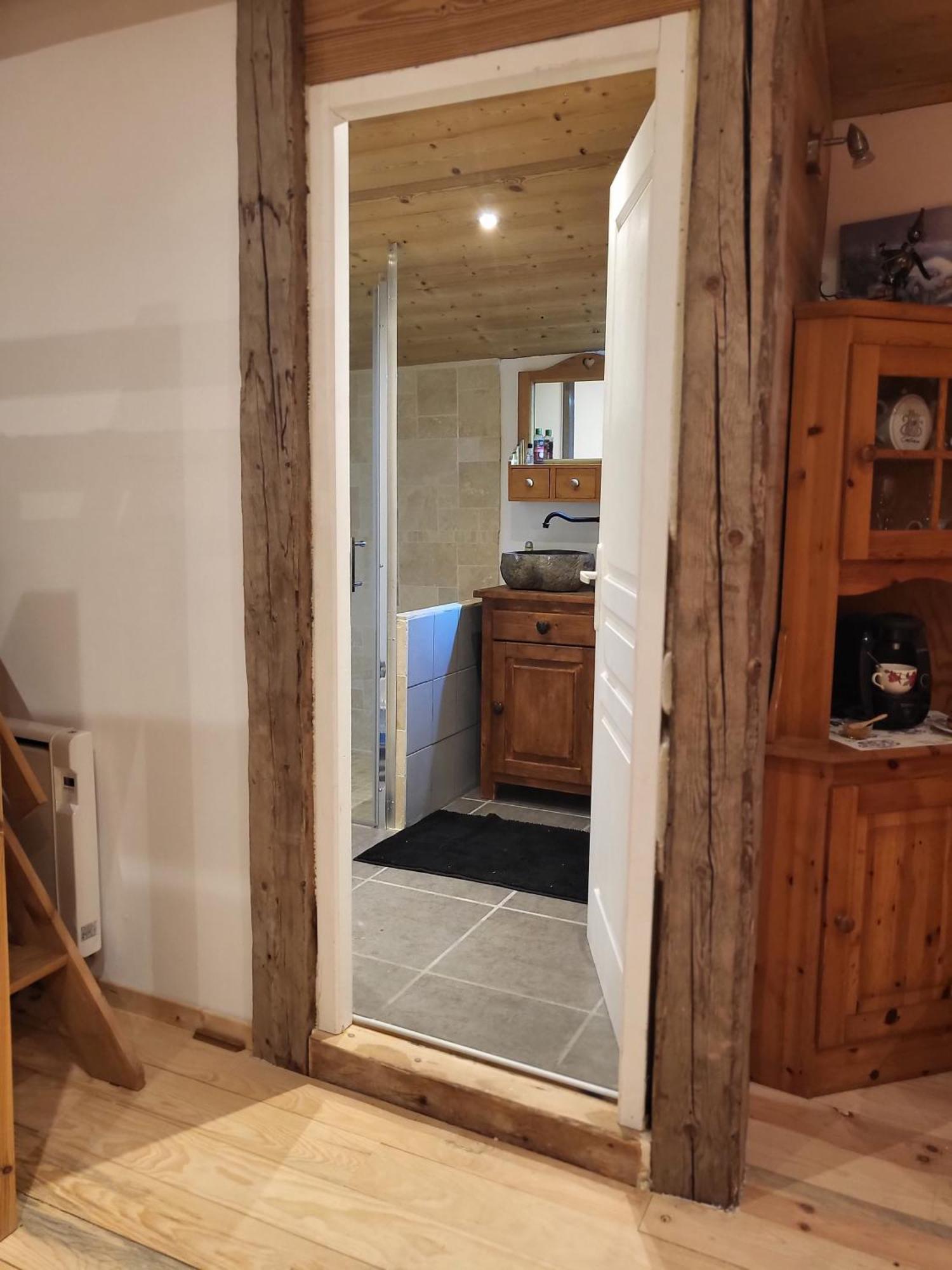 Le Nid Des Cerfs Bed and Breakfast Essert-Romand Exteriör bild
